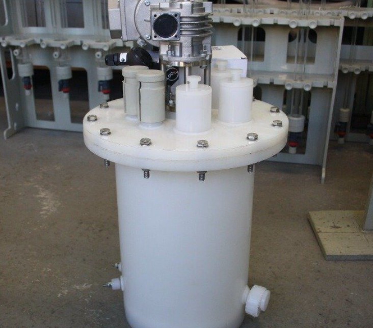 Принцип работы химического реактора с мешалкой: как достигается однородность смесей