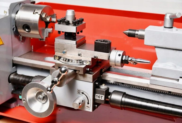 Особенности эксплуатации токарного станка по металлу
