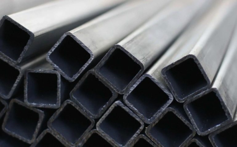 Преимущества использования профильных труб в металлоконструкциях