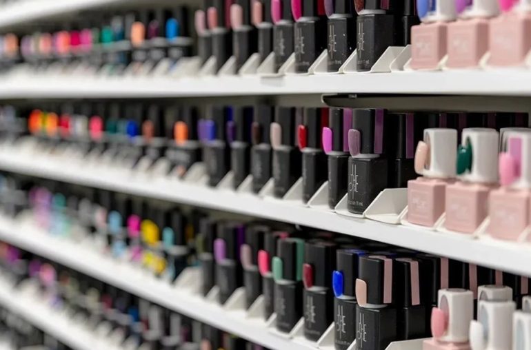 Гели для ногтей: виды, особенности и советы по выбору